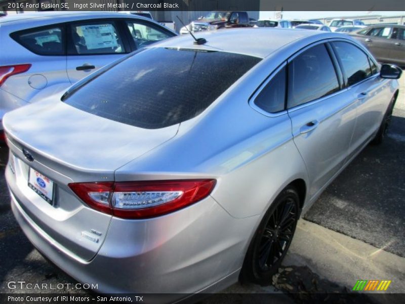 Ingot Silver Metallic / Charcoal Black 2016 Ford Fusion SE