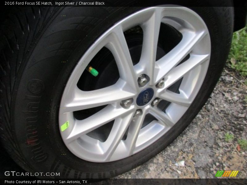 Ingot Silver / Charcoal Black 2016 Ford Focus SE Hatch