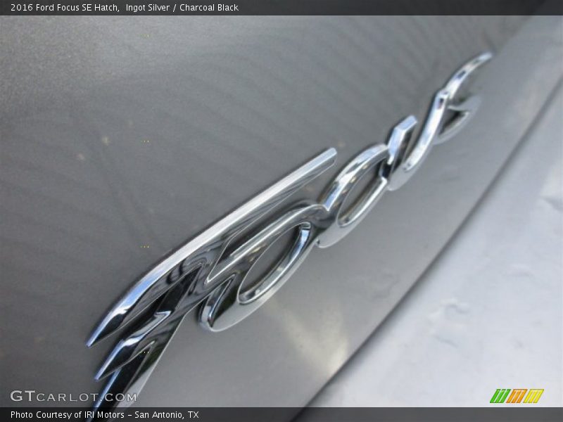 Ingot Silver / Charcoal Black 2016 Ford Focus SE Hatch