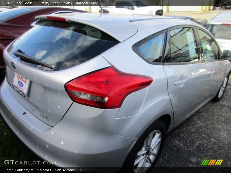 Ingot Silver / Charcoal Black 2016 Ford Focus SE Hatch
