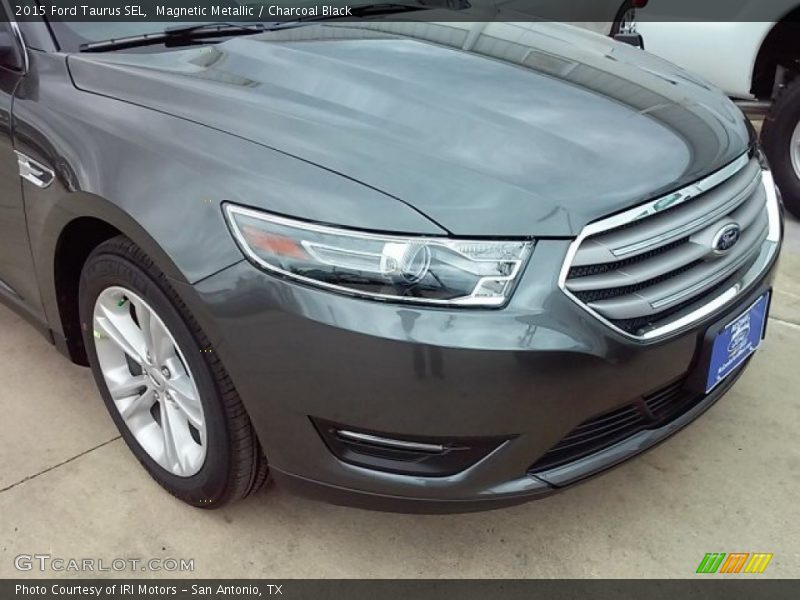 Magnetic Metallic / Charcoal Black 2015 Ford Taurus SEL