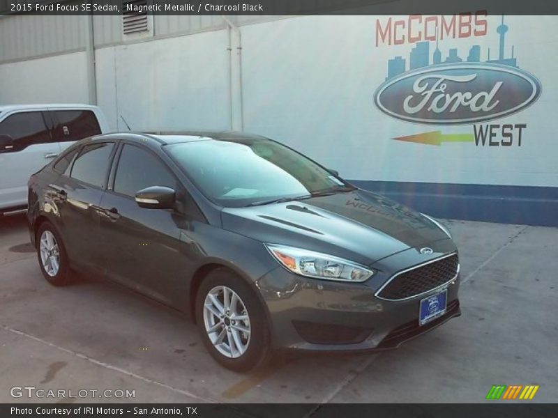 Magnetic Metallic / Charcoal Black 2015 Ford Focus SE Sedan