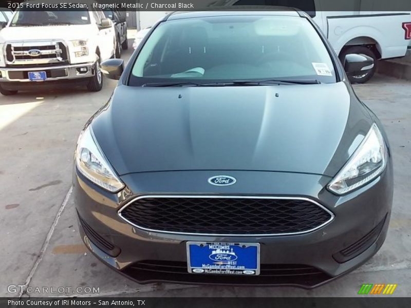 Magnetic Metallic / Charcoal Black 2015 Ford Focus SE Sedan