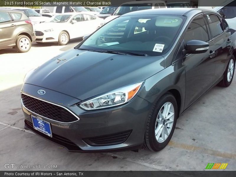 Magnetic Metallic / Charcoal Black 2015 Ford Focus SE Sedan