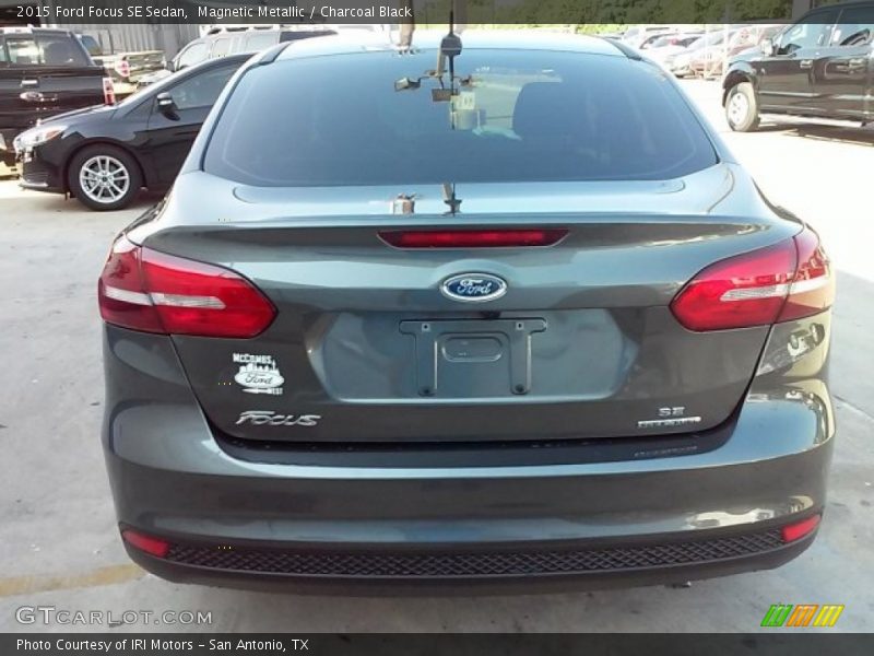 Magnetic Metallic / Charcoal Black 2015 Ford Focus SE Sedan