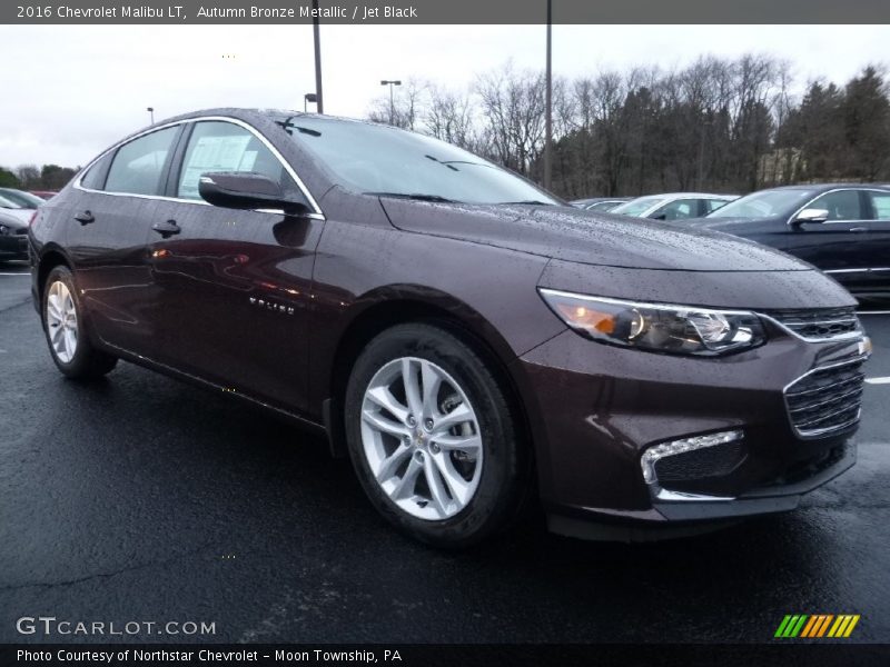 Front 3/4 View of 2016 Malibu LT