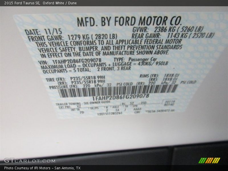 Oxford White / Dune 2015 Ford Taurus SE