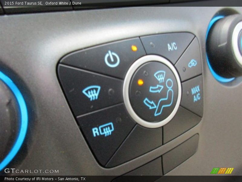 Oxford White / Dune 2015 Ford Taurus SE