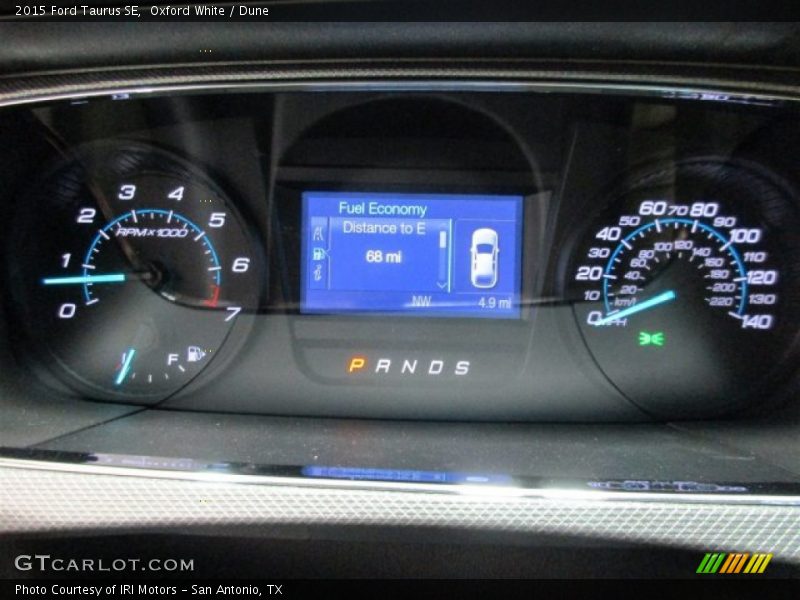 Oxford White / Dune 2015 Ford Taurus SE