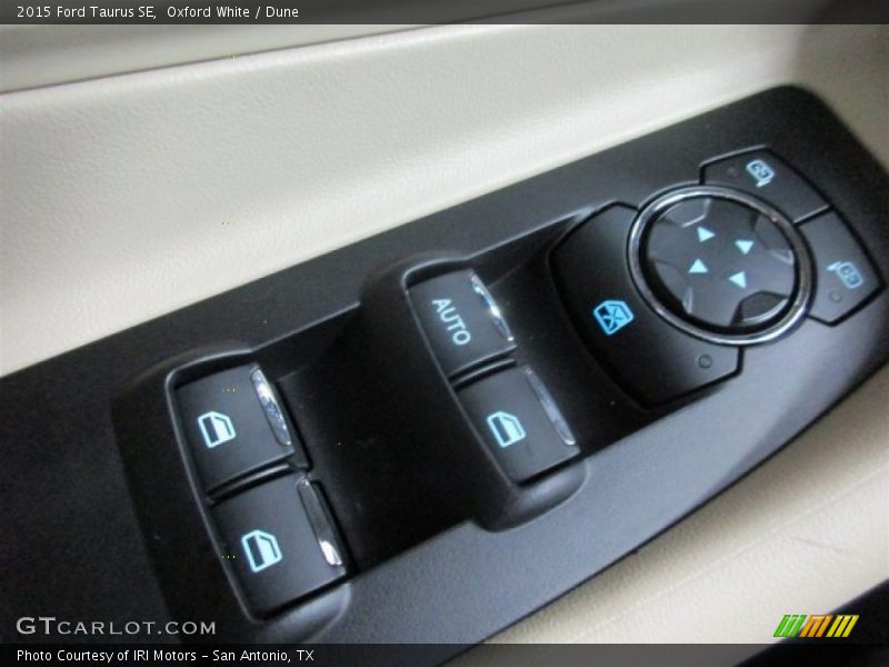 Oxford White / Dune 2015 Ford Taurus SE