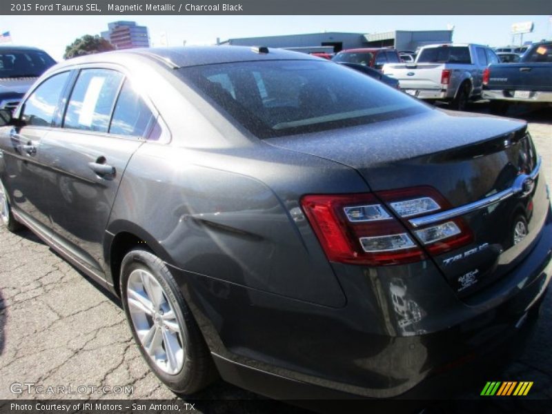 Magnetic Metallic / Charcoal Black 2015 Ford Taurus SEL