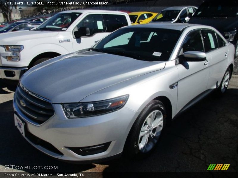 Ingot Silver Metallic / Charcoal Black 2015 Ford Taurus SEL