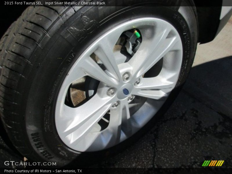 Ingot Silver Metallic / Charcoal Black 2015 Ford Taurus SEL