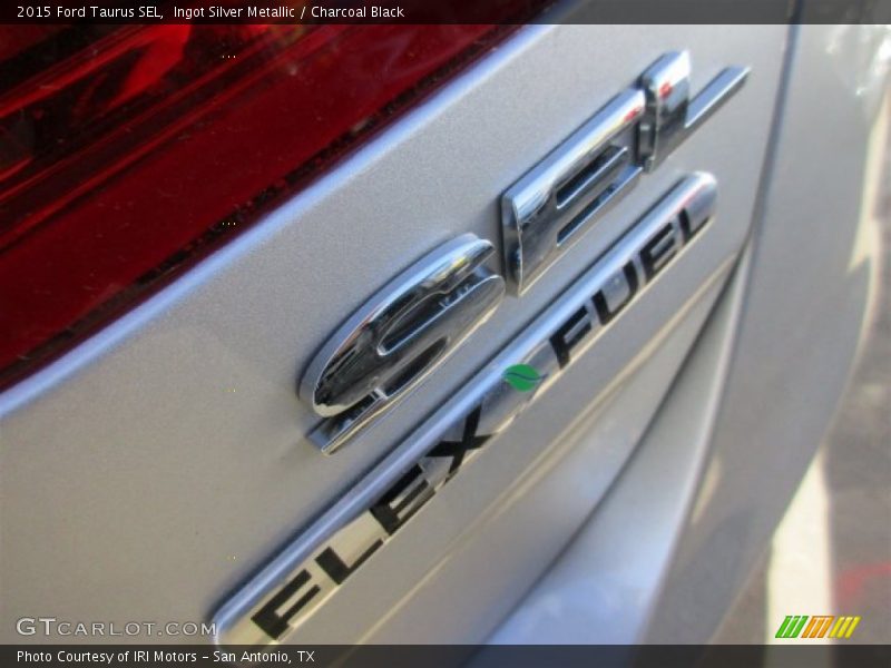 Ingot Silver Metallic / Charcoal Black 2015 Ford Taurus SEL