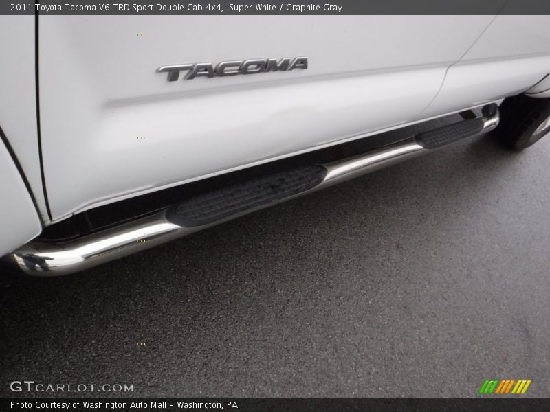 Super White / Graphite Gray 2011 Toyota Tacoma V6 TRD Sport Double Cab 4x4