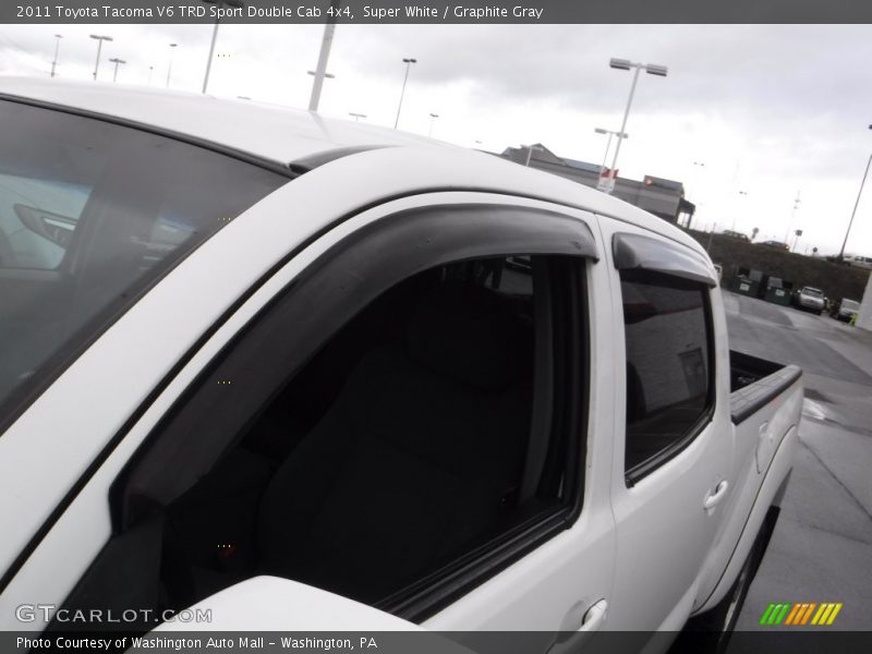 Super White / Graphite Gray 2011 Toyota Tacoma V6 TRD Sport Double Cab 4x4
