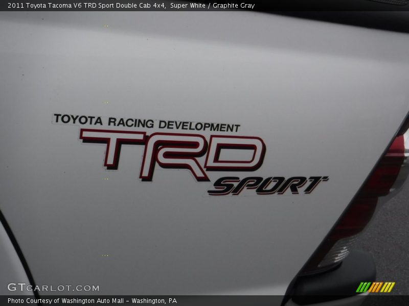 Super White / Graphite Gray 2011 Toyota Tacoma V6 TRD Sport Double Cab 4x4