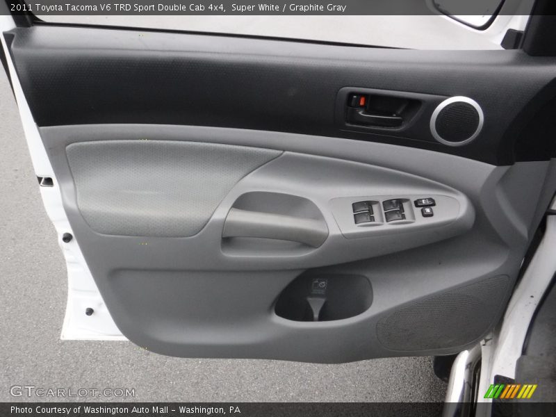 Super White / Graphite Gray 2011 Toyota Tacoma V6 TRD Sport Double Cab 4x4