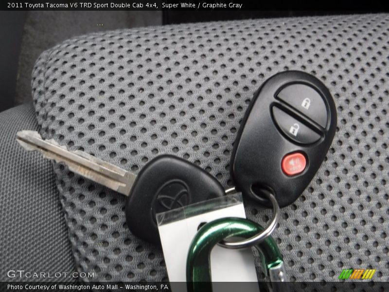 Super White / Graphite Gray 2011 Toyota Tacoma V6 TRD Sport Double Cab 4x4
