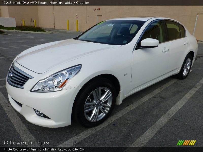Front 3/4 View of 2015 Q40 AWD Sedan