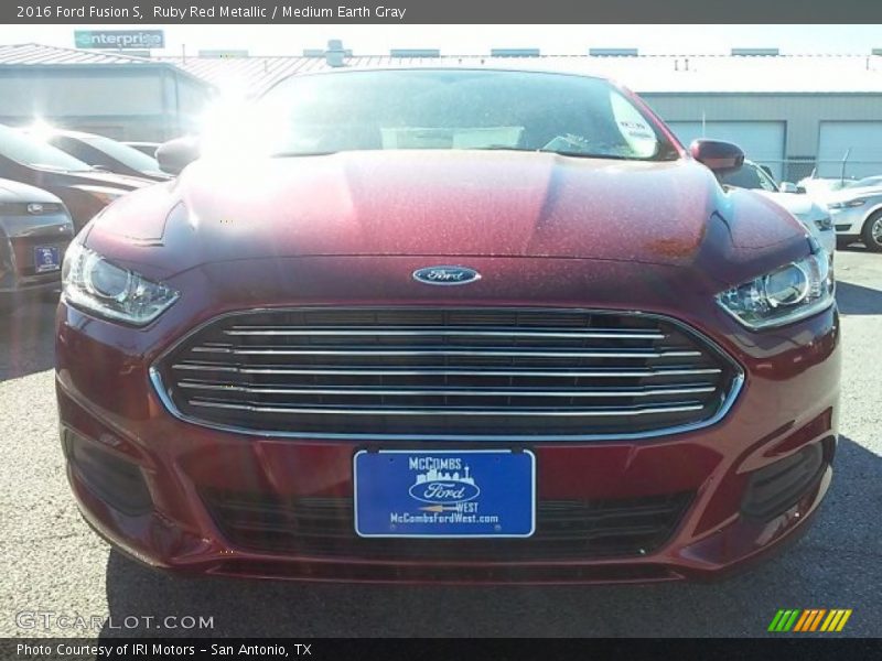 Ruby Red Metallic / Medium Earth Gray 2016 Ford Fusion S