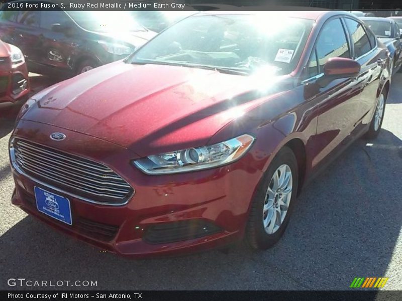 Ruby Red Metallic / Medium Earth Gray 2016 Ford Fusion S