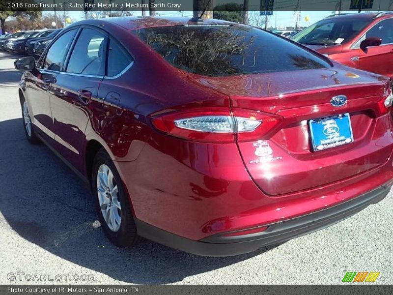 Ruby Red Metallic / Medium Earth Gray 2016 Ford Fusion S