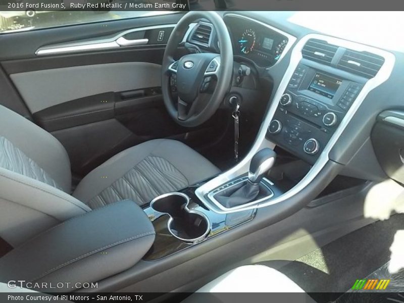 Ruby Red Metallic / Medium Earth Gray 2016 Ford Fusion S