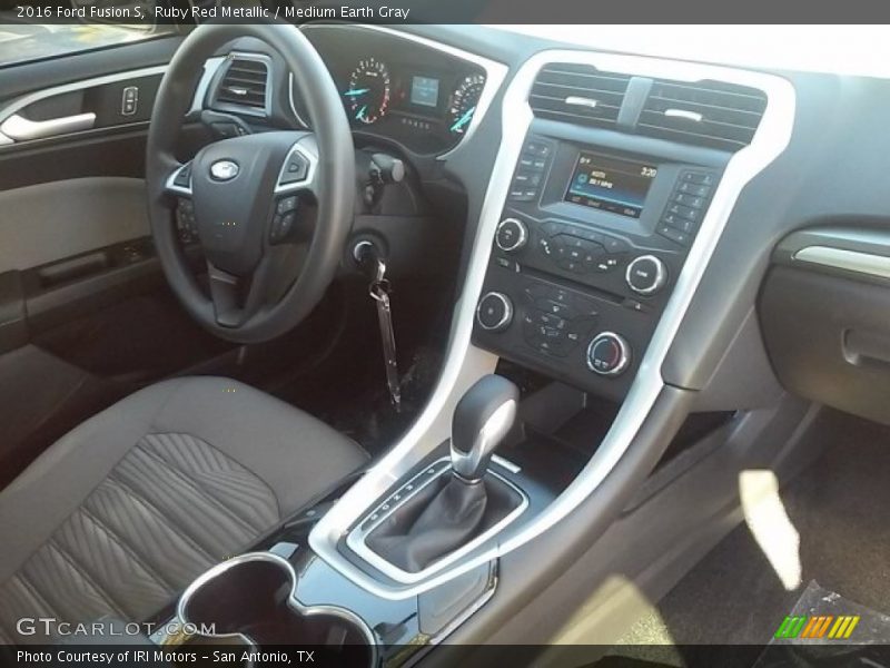 Ruby Red Metallic / Medium Earth Gray 2016 Ford Fusion S