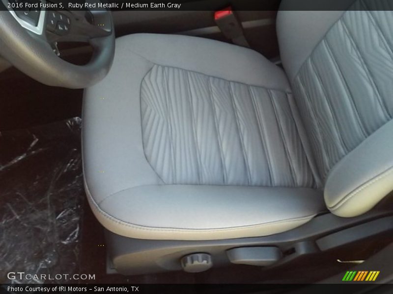 Ruby Red Metallic / Medium Earth Gray 2016 Ford Fusion S