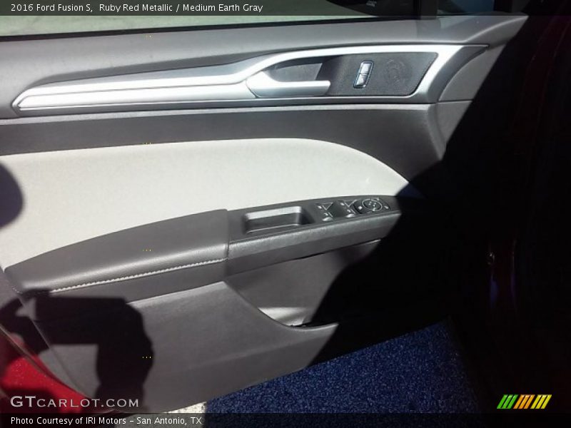 Ruby Red Metallic / Medium Earth Gray 2016 Ford Fusion S