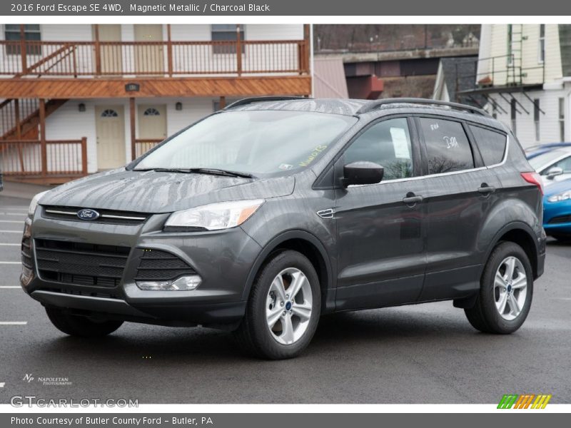 Magnetic Metallic / Charcoal Black 2016 Ford Escape SE 4WD