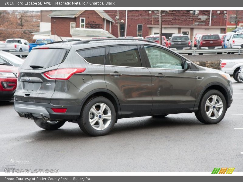 Magnetic Metallic / Charcoal Black 2016 Ford Escape SE 4WD