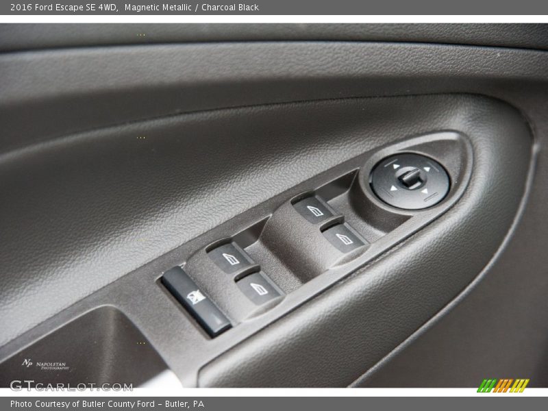 Magnetic Metallic / Charcoal Black 2016 Ford Escape SE 4WD