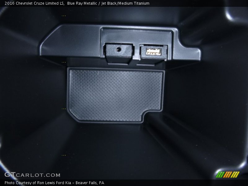 Blue Ray Metallic / Jet Black/Medium Titanium 2016 Chevrolet Cruze Limited LS