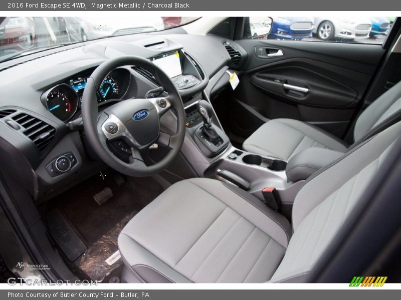 Magnetic Metallic / Charcoal Black 2016 Ford Escape SE 4WD