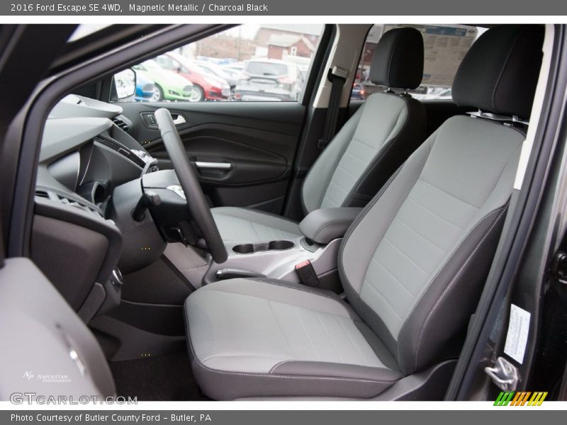 Magnetic Metallic / Charcoal Black 2016 Ford Escape SE 4WD
