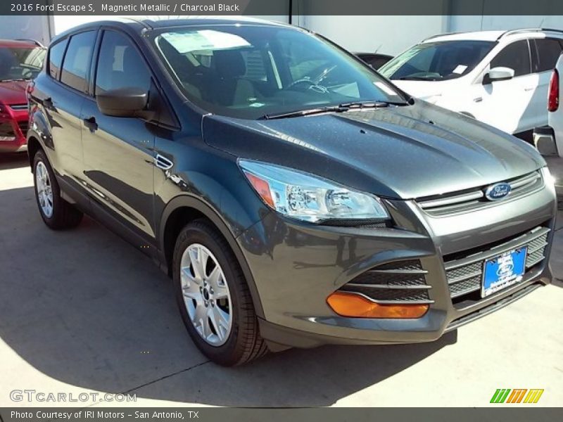 Magnetic Metallic / Charcoal Black 2016 Ford Escape S