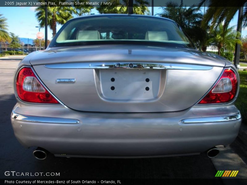 Platinum Silver Metallic / Ivory 2005 Jaguar XJ Vanden Plas
