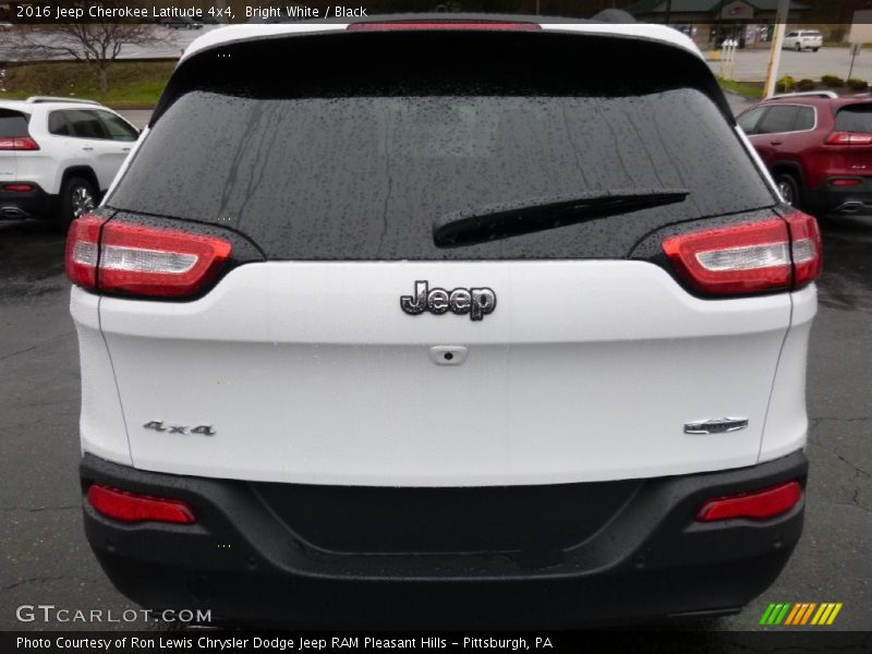Bright White / Black 2016 Jeep Cherokee Latitude 4x4
