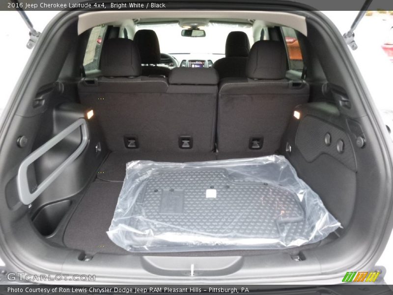 Bright White / Black 2016 Jeep Cherokee Latitude 4x4
