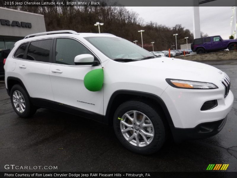Bright White / Black 2016 Jeep Cherokee Latitude 4x4