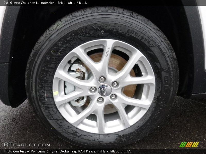 Bright White / Black 2016 Jeep Cherokee Latitude 4x4