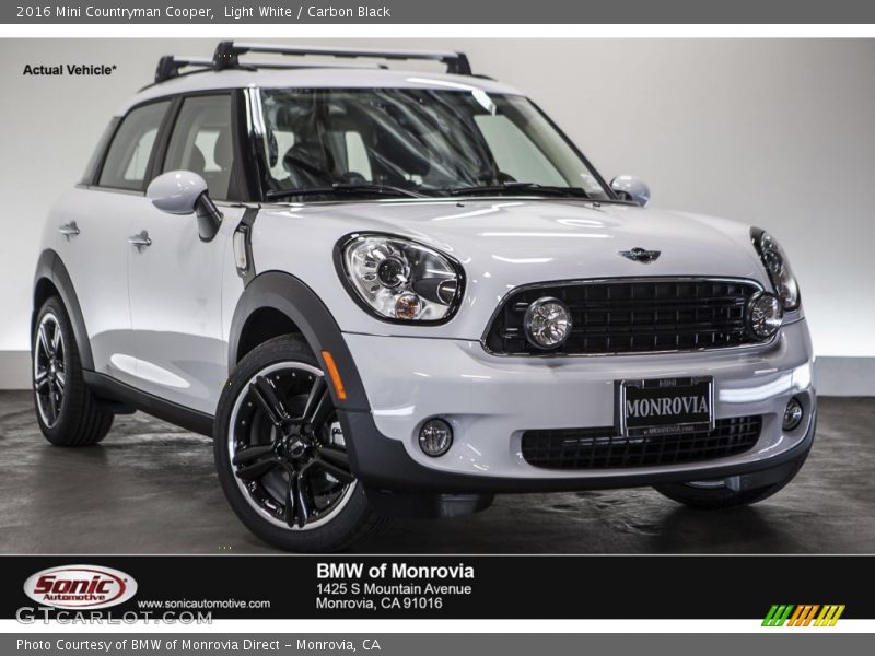 Light White / Carbon Black 2016 Mini Countryman Cooper
