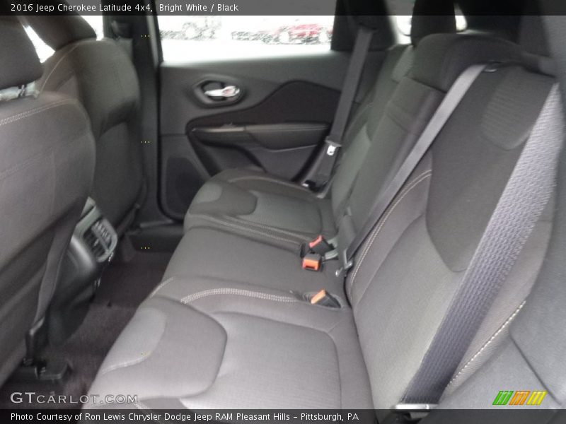 Bright White / Black 2016 Jeep Cherokee Latitude 4x4