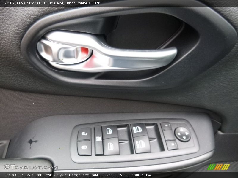 Bright White / Black 2016 Jeep Cherokee Latitude 4x4