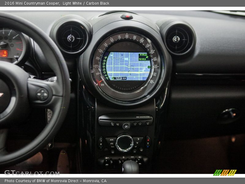 Light White / Carbon Black 2016 Mini Countryman Cooper