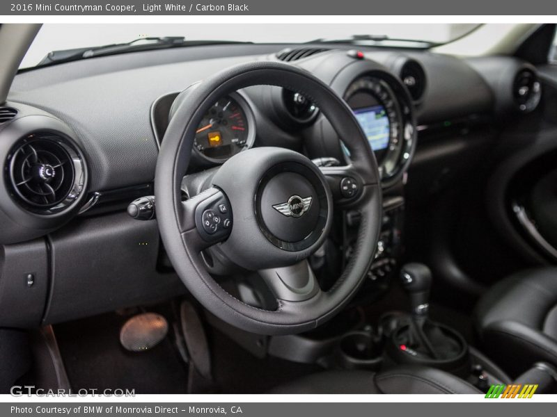 Light White / Carbon Black 2016 Mini Countryman Cooper