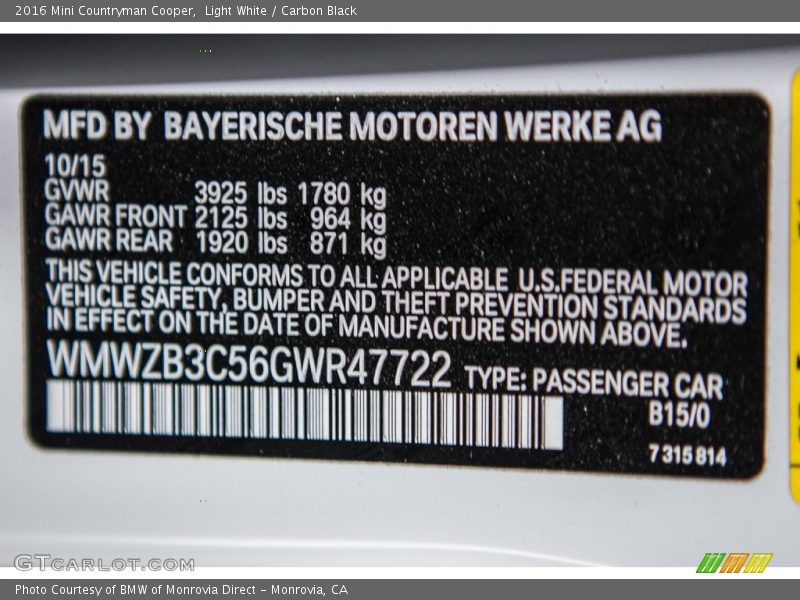 Light White / Carbon Black 2016 Mini Countryman Cooper