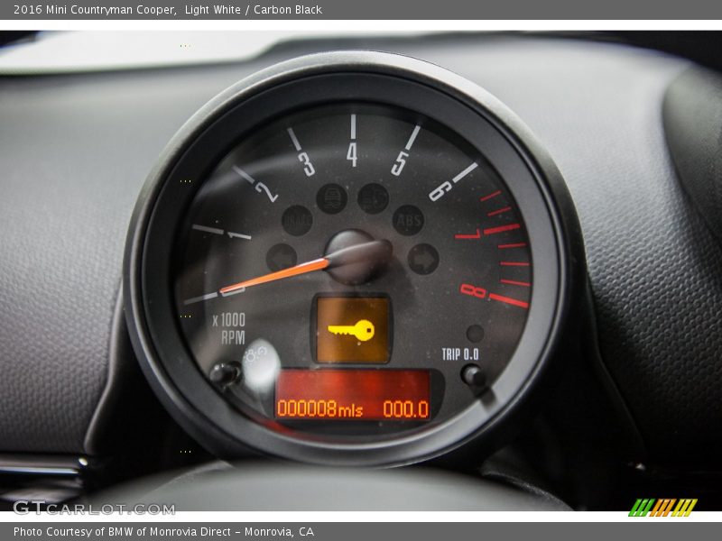 Light White / Carbon Black 2016 Mini Countryman Cooper